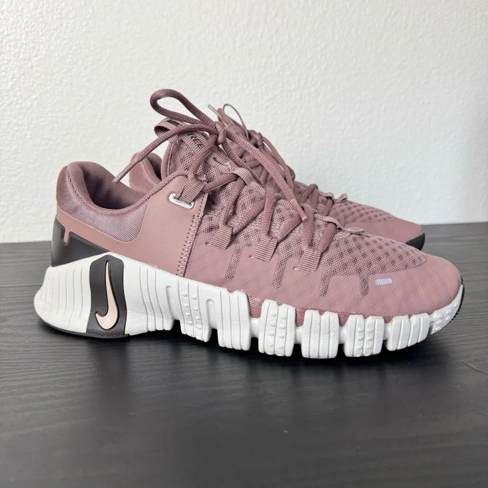 Nike Free Metcon 5 Smokey Mauve Women's Training Shoe.  Size 10